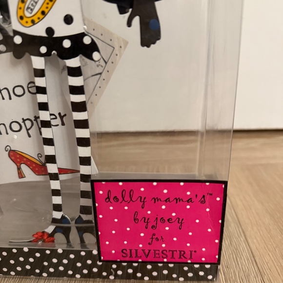 WOMEN'S GIFT UNIQUE :DOLLY MAMA “SHOE SHOPPER" METAL LADY DOLL-NEW IN BOX - Picture 3 of 9